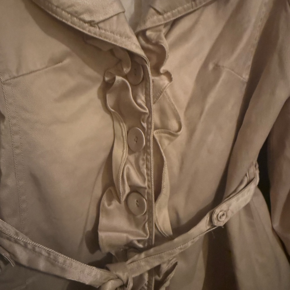 RYU Cream Ruffled Women's Coat - Picture 4 of 5
